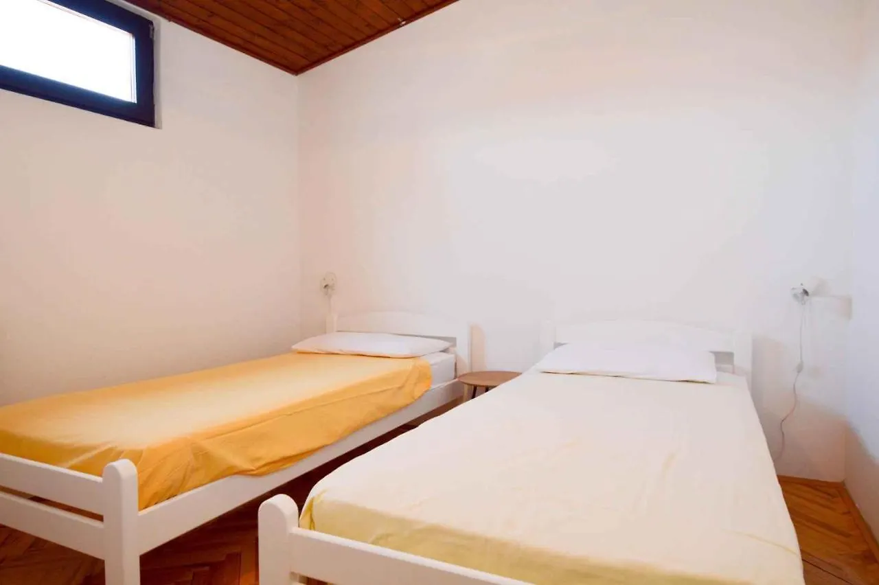 Apartment In Pula/Istrien 11443 Veruda