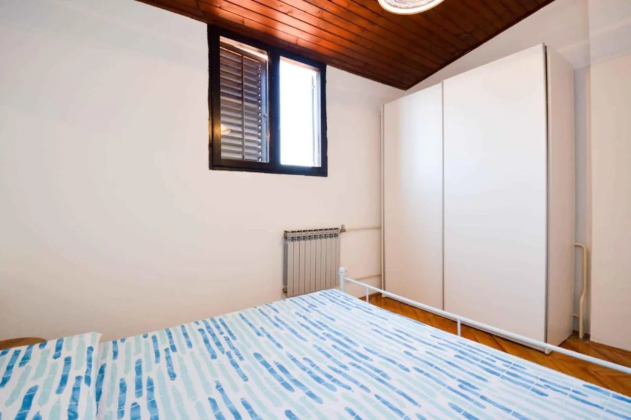 Apartment In Pula/Istrien 11443 Veruda
