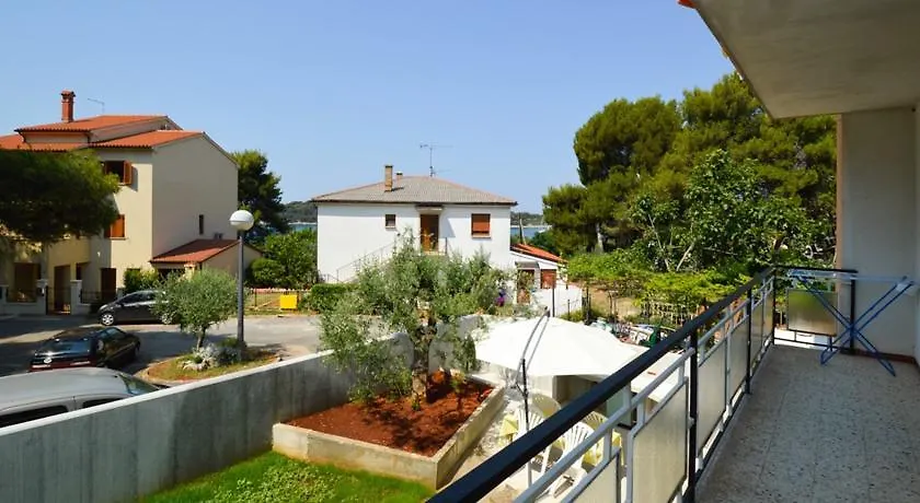 Apartment In Pula/Istrien 11443 Veruda