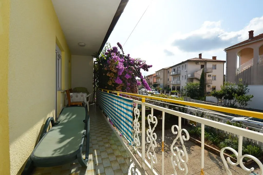 Apartment In Pula/Istrien 11443  Veruda