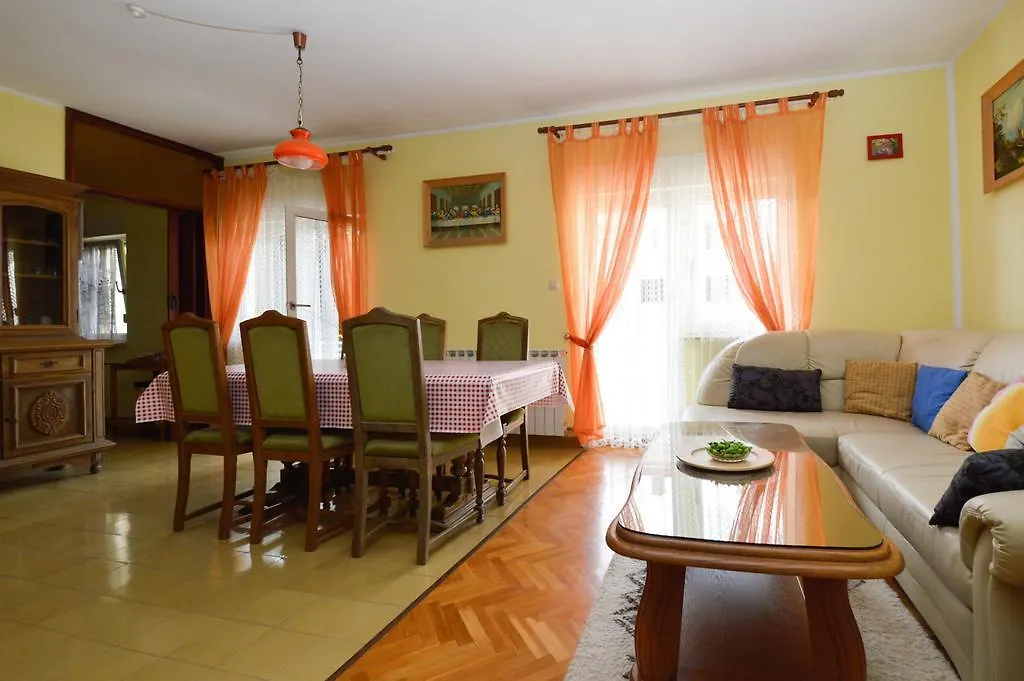 Apartment In Pula/Istrien 11443 Veruda