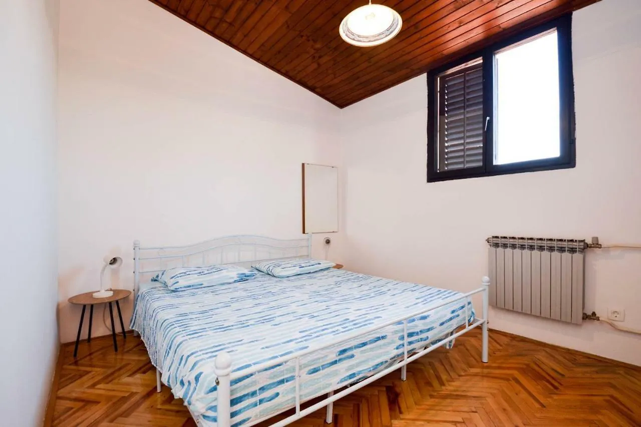 Apartment In Pula/Istrien 11443 Veruda